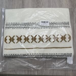 Table Runner Farmhouse Style Woven Fabric with Tassels 14” x 72” NEW